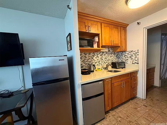 3rd image of 1700 Ala Moana Blvd APT 601