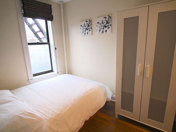 4th image of 39 Christopher St APT 3B