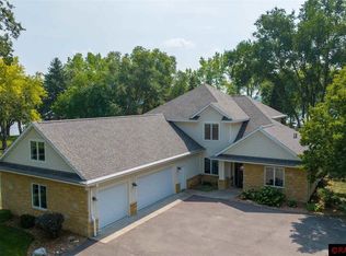 6206 Shamrock Dr, Madison Lake, MN 56063
