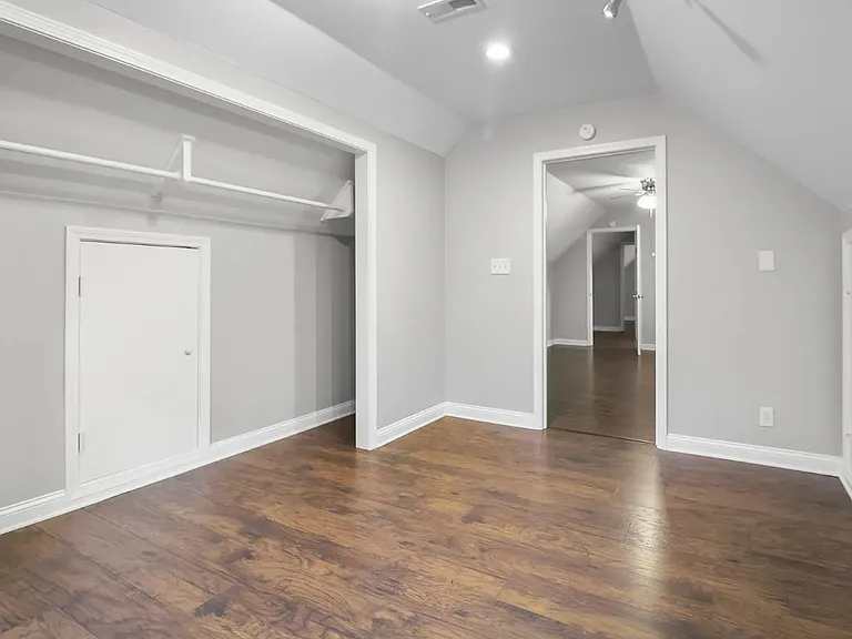 2301 Sherwood Hills Ct — Photo 27