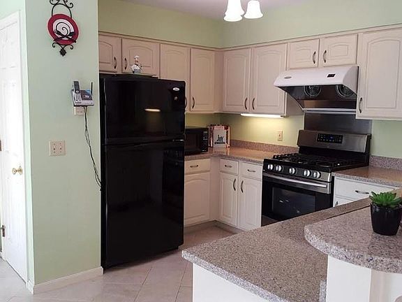 4th image of 42 Juniper Wood Dr