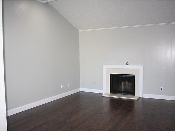 5th image of 1402 S Carrier Pkwy APT 401
