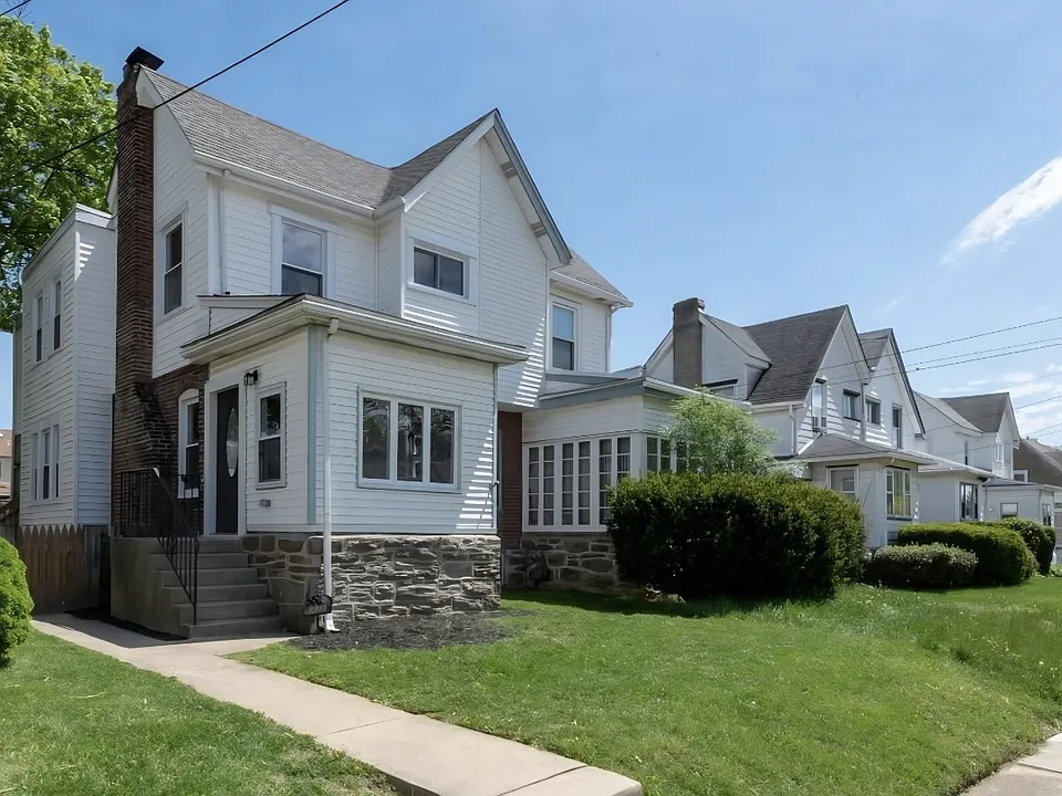 233 Leon Ave