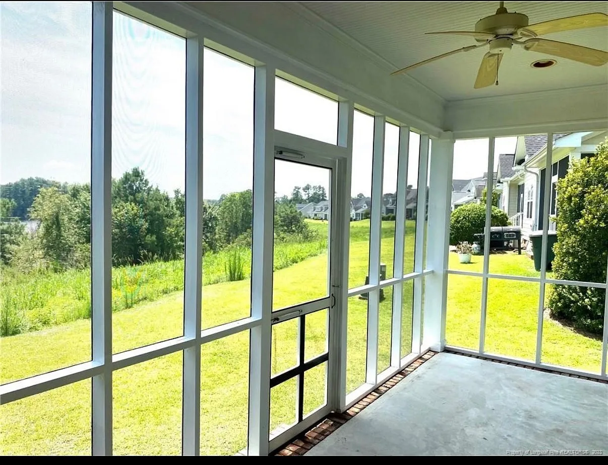 3 bed, 2.5 bath, 1742 sqft, $1,900 — Photo 4