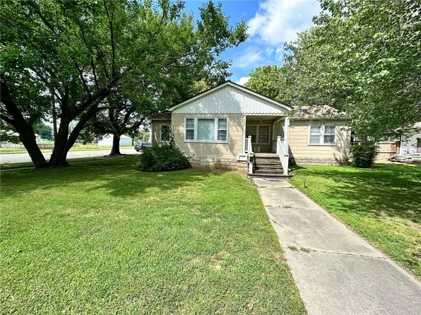 502 E 13th St, Baxter Springs, KS 66713