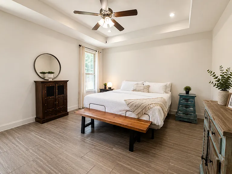 1800 Baron Dr — Photo 5