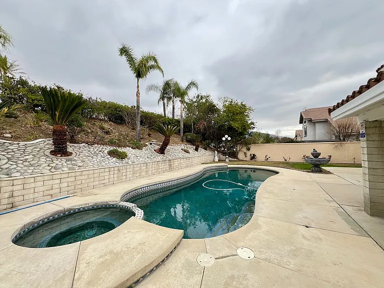 13940 Annandale Ln — Photo 32