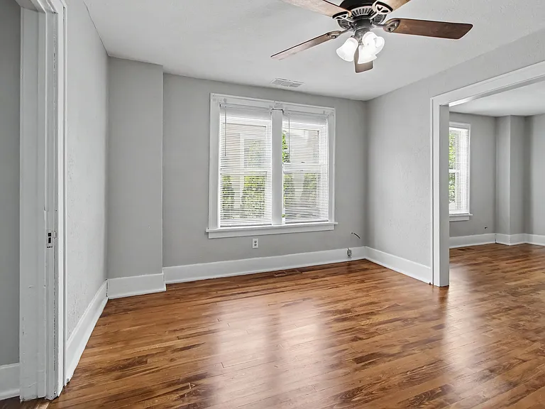 110 E Henry St #110 — Photo 13
