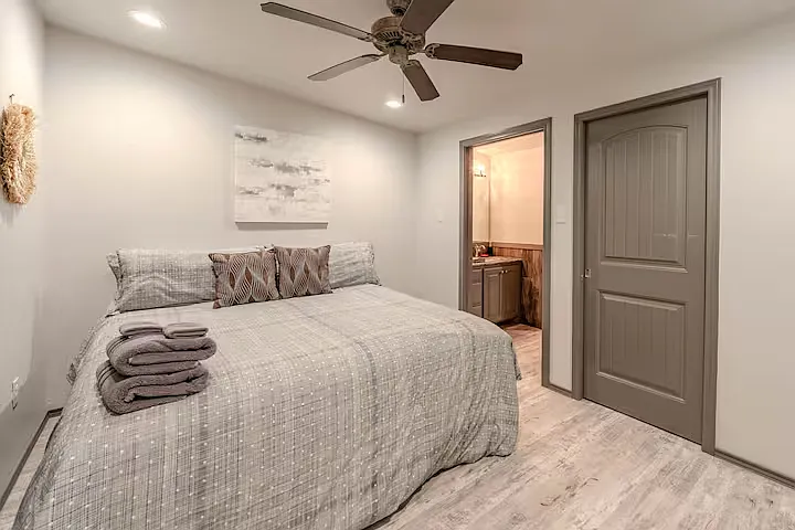 3 Jesse James Dr #B — Photo 11