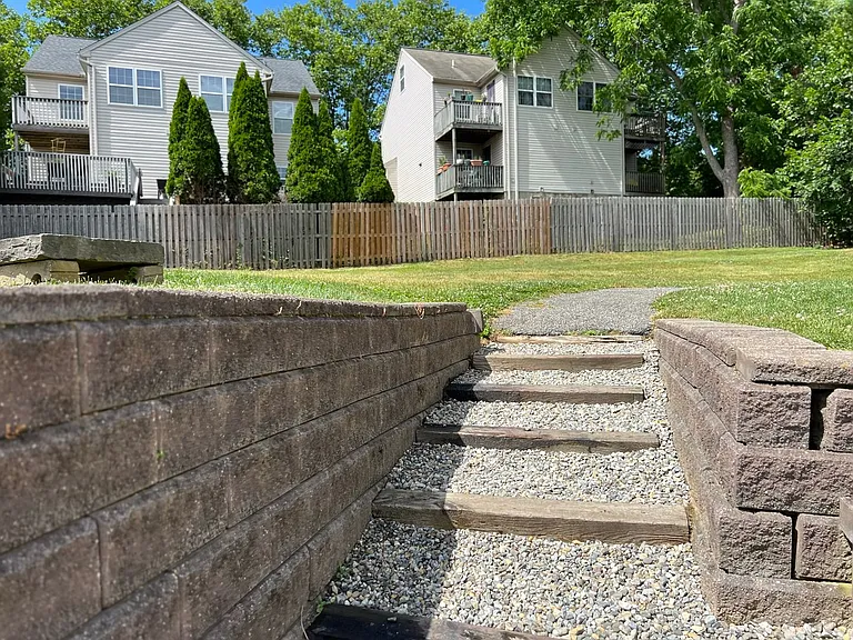 501 W Mulberry St — Photo 24