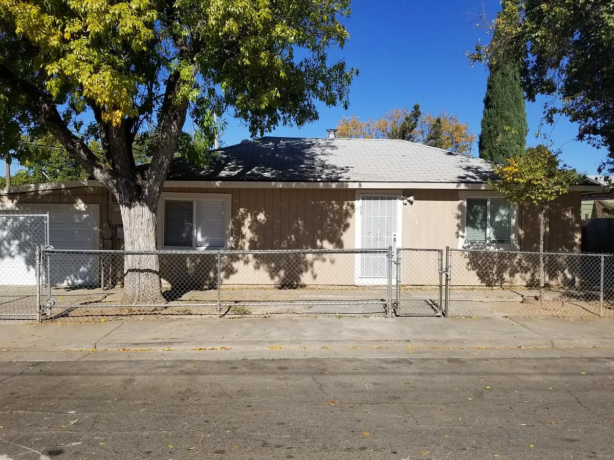 4921 36th Ave photo 1