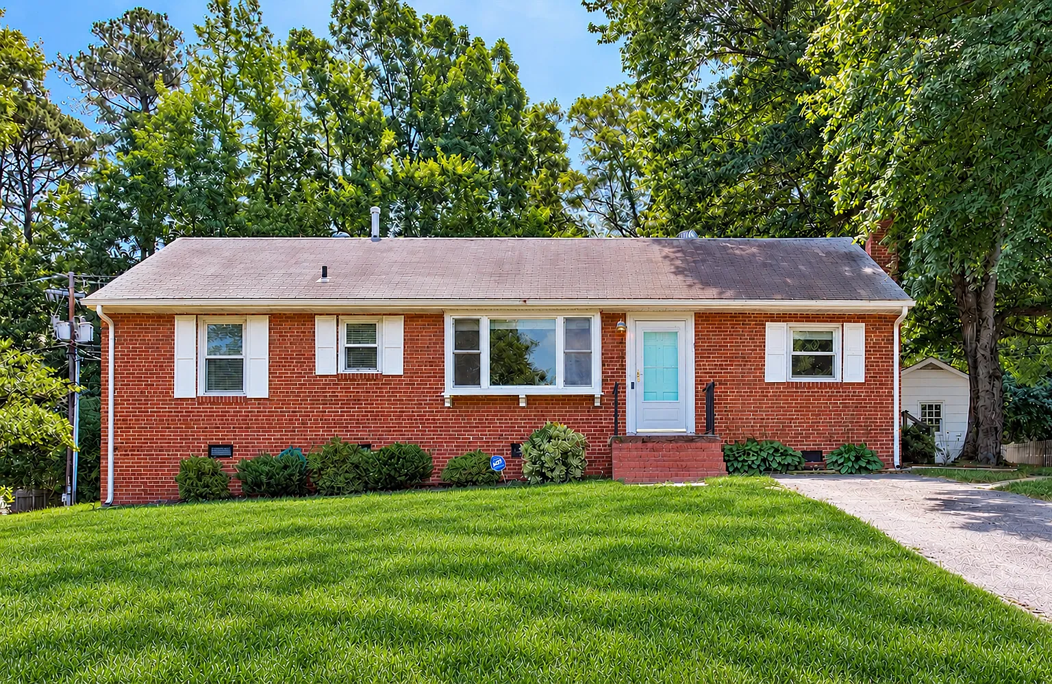 3 bed, 1300 sqft, $2,495 — Photo 1