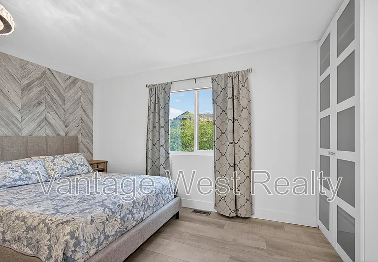 3859 Carrall Rd #1 — Photo 24