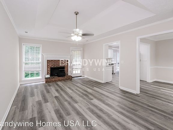 3rd image of 40 King James Ct SE