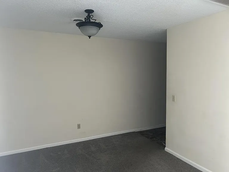 2504 Hyde Cir #A — Photo 2