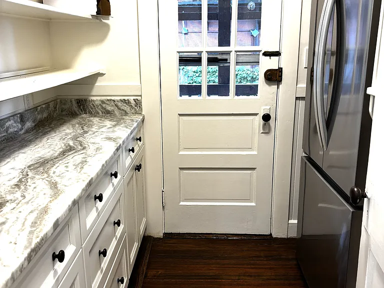 840 E Broadway #1 — Photo 8