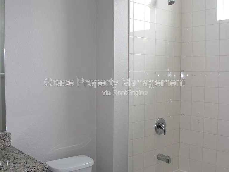 1156 Oak Cir — Photo 9