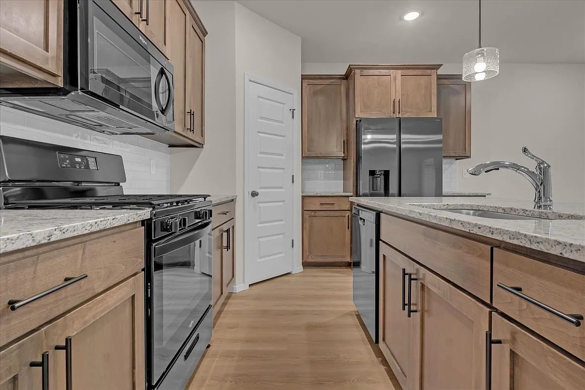 3 bed, 1535 sqft, $2,250 — Photo 4