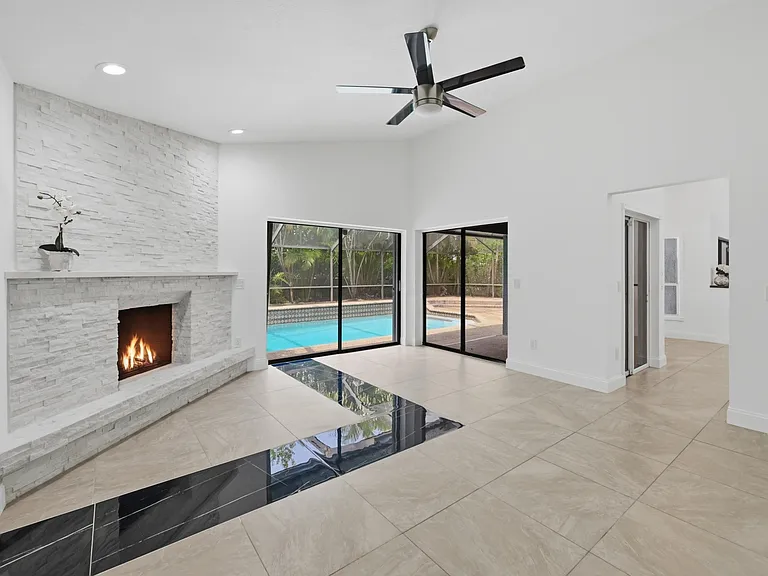 9033 NW 47th Ct — Photo 36