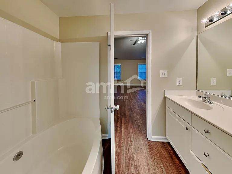 1414 Southgate Dr — Photo 13