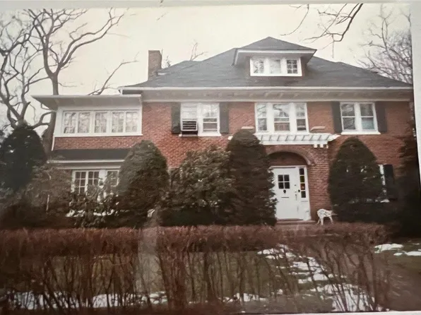 842 Milton Place, Woodmere, NY 11598