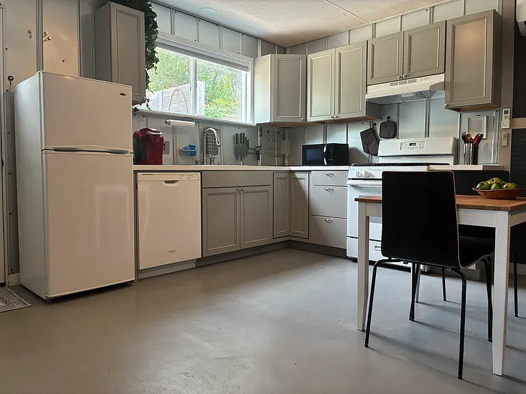 10107 Devereux Dr #B — Photo 9