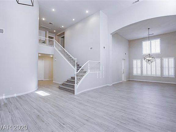 5th image of 1822 Country Meadows Dr