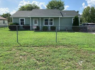 1515 Love Ln, Gentry, AR 72734