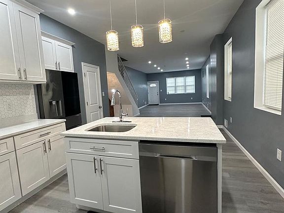 2nd image of 4666 Duffield St