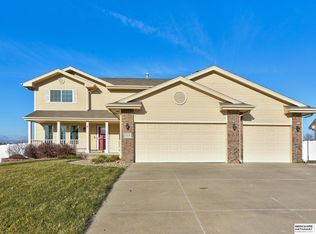 1904 Apollo Ln, Papillion, NE 68133