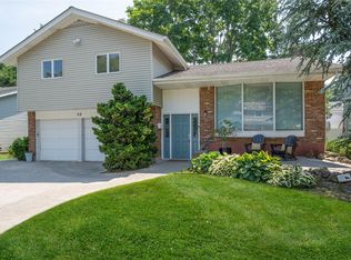 26 Driftwood Dr, Port Washington, NY 11050