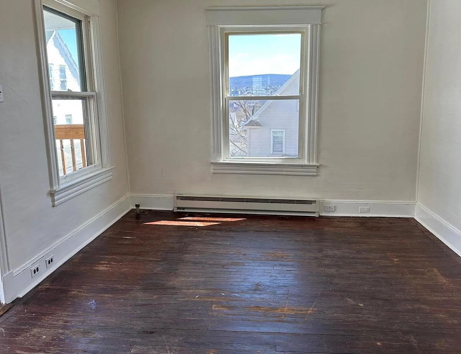 2 bed, 1.0 bath, 800 sqft, $1,100 — Photo 2