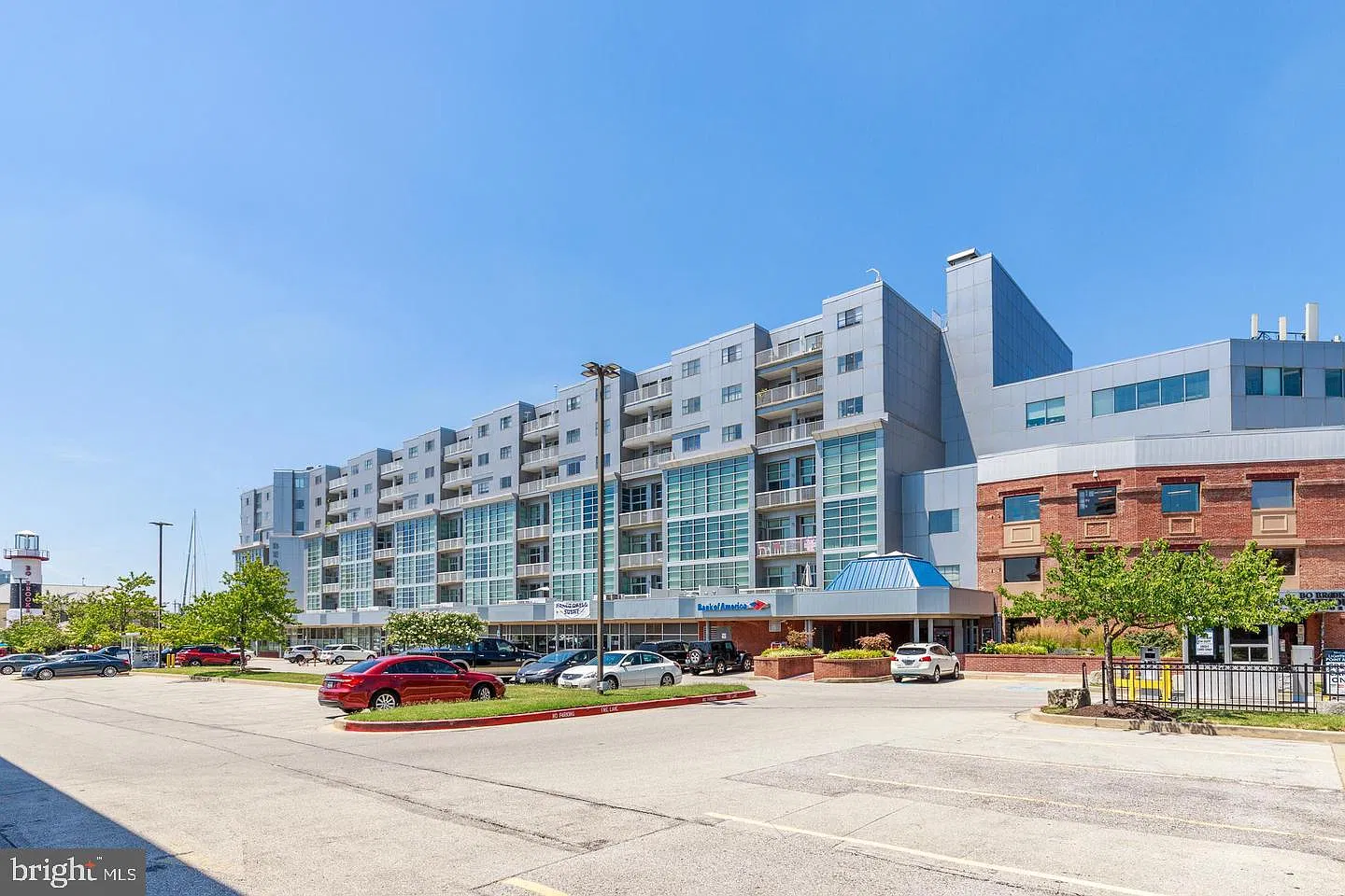 2 bed, 1.0 bath, 908 sqft, $2,100 — Photo 1