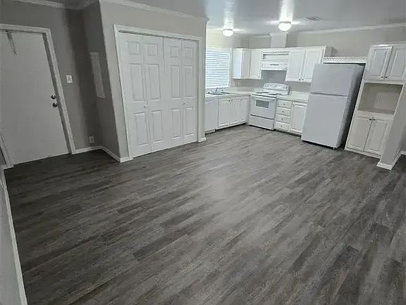 5th image of 15774 Clarke Springs Dr #15774C