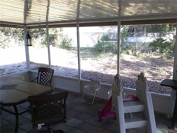 5th image of 1105 Gulf Oaks Dr