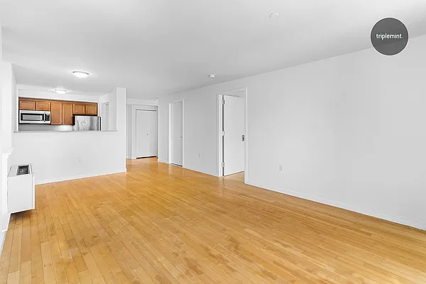 Sold by Triplemint | media 10