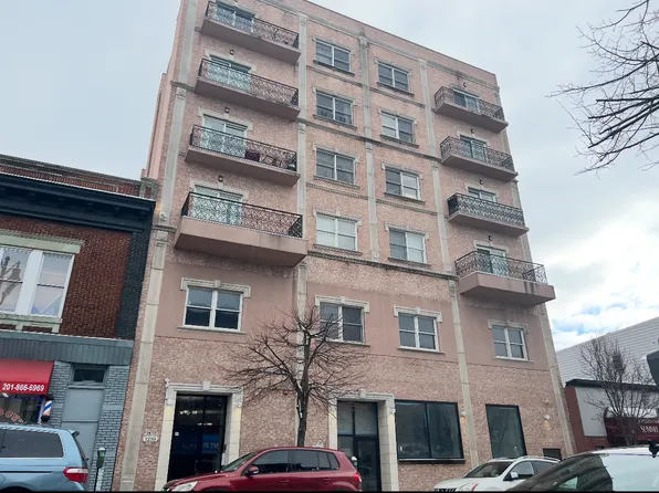 1208 Summit Avenue image 1 of 11