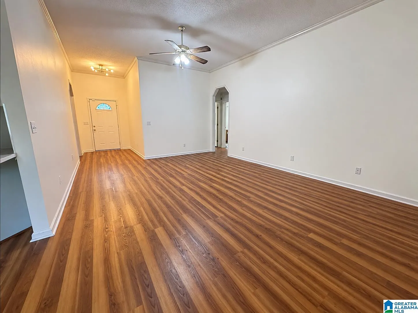 4 bed, 2.0 bath, 1893 sqft, $2,395 — Photo 4