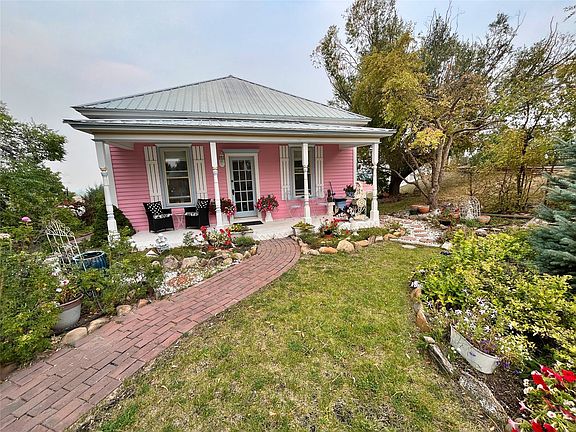 2nd image of 544 Cougar Ln