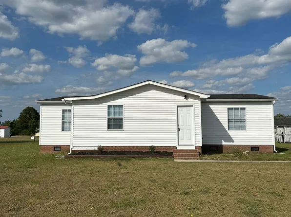 4921 Sand Mine Dr, Stedman, NC 28391