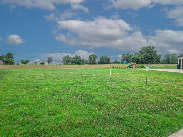 4524 Hibiscus Ln, Evansville, IN 47725