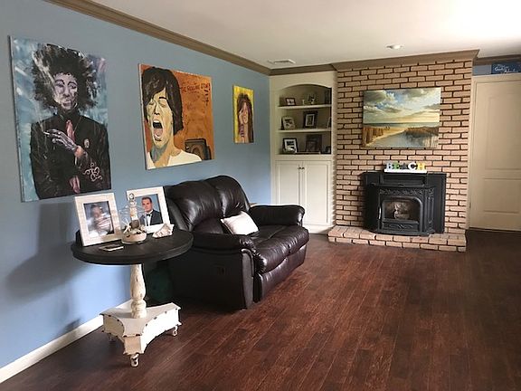 2nd image of 7 Justin Dr