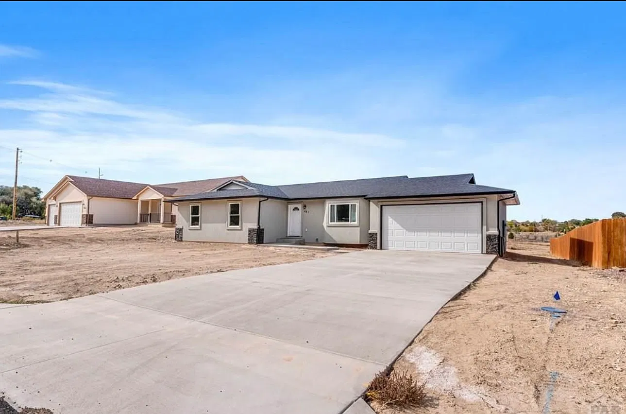 3 bed, 2980 sqft, $2,400 — Photo 2
