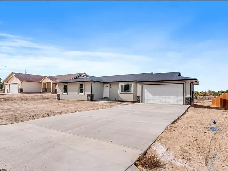 481 S Laporte Dr — Photo 2