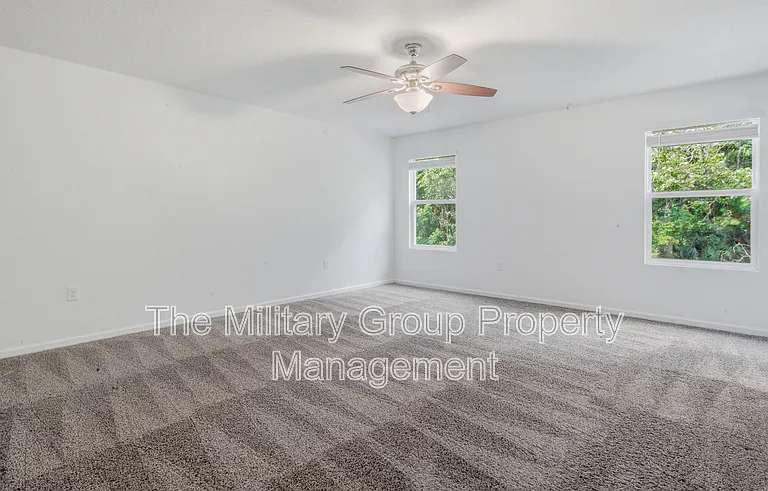 7814 Meadow Walk Ln — Photo 24