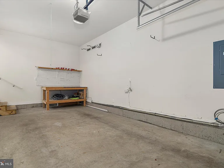 132 Pineview Ave #B — Photo 42