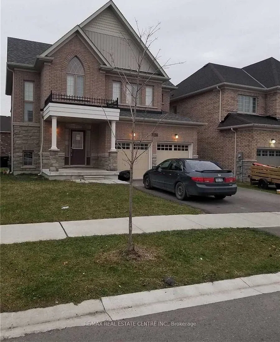 4 bed, $2,900 — Photo 1