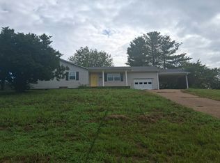 202 Cumberland Cove Dr, Carthage, TN 37030