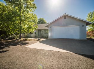 4000 Dark Hollow Rd, Medford, OR 97501