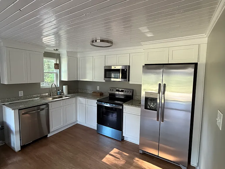 7788 Columbus Rd — Photo 8